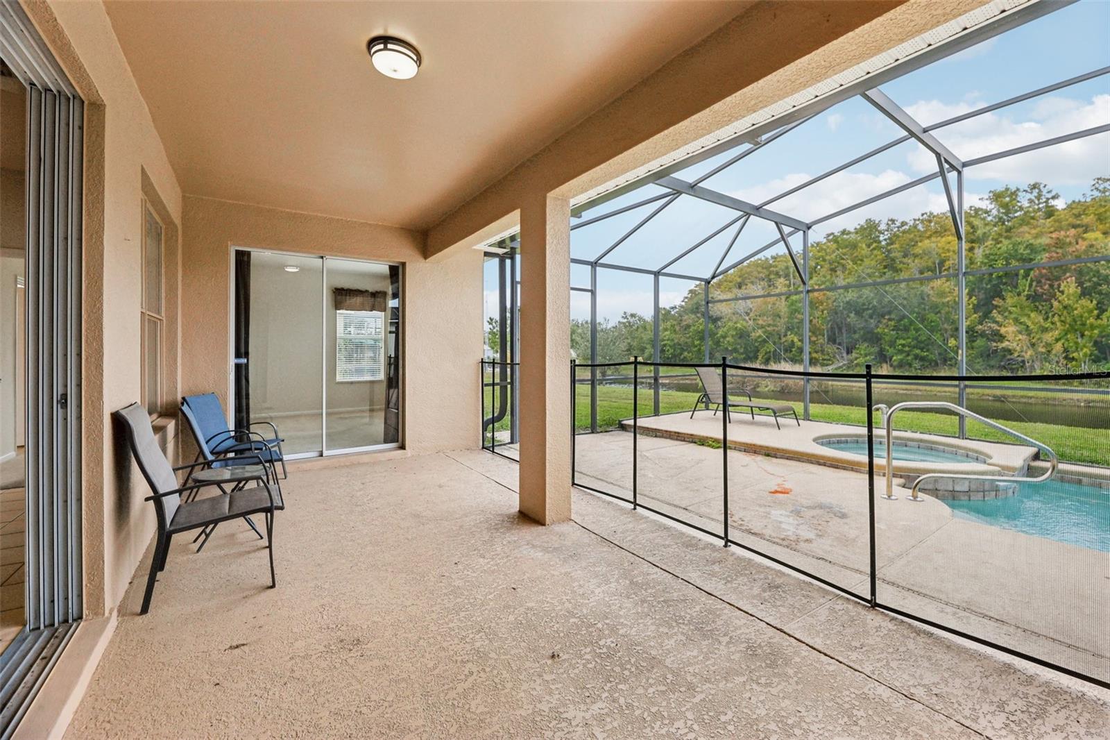 Image 38 of 39 For 4959 Pall Mall Street E