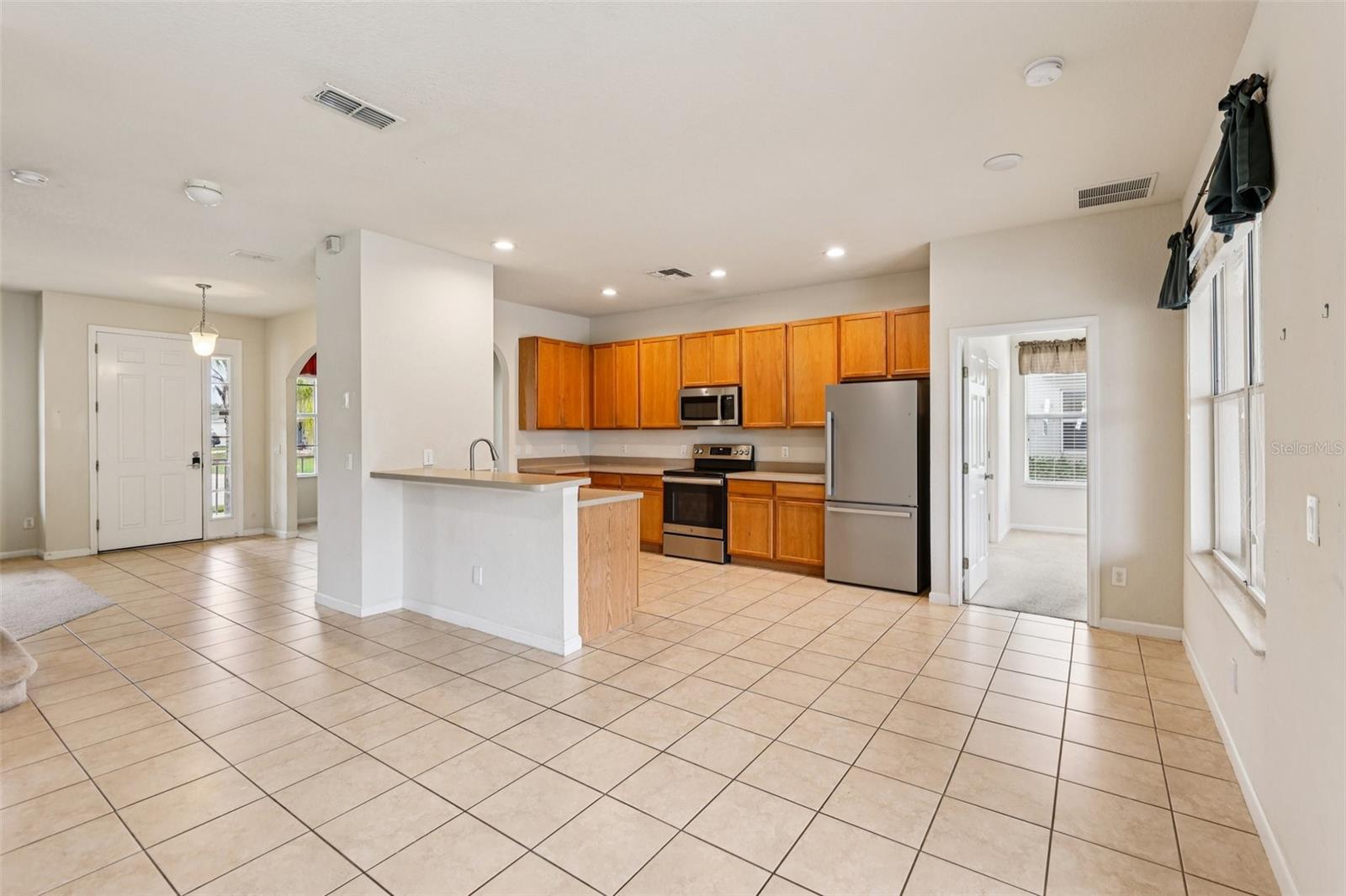 Image 5 of 39 For 4959 Pall Mall Street E