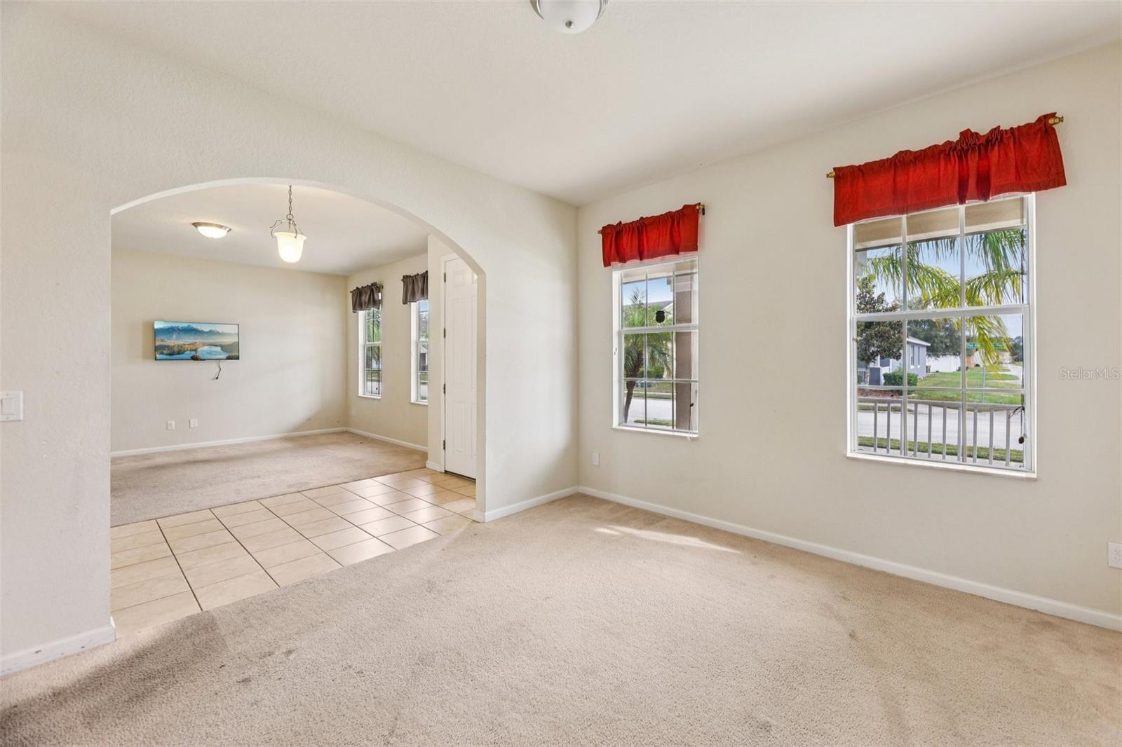 Image 8 of 39 For 4959 Pall Mall Street E