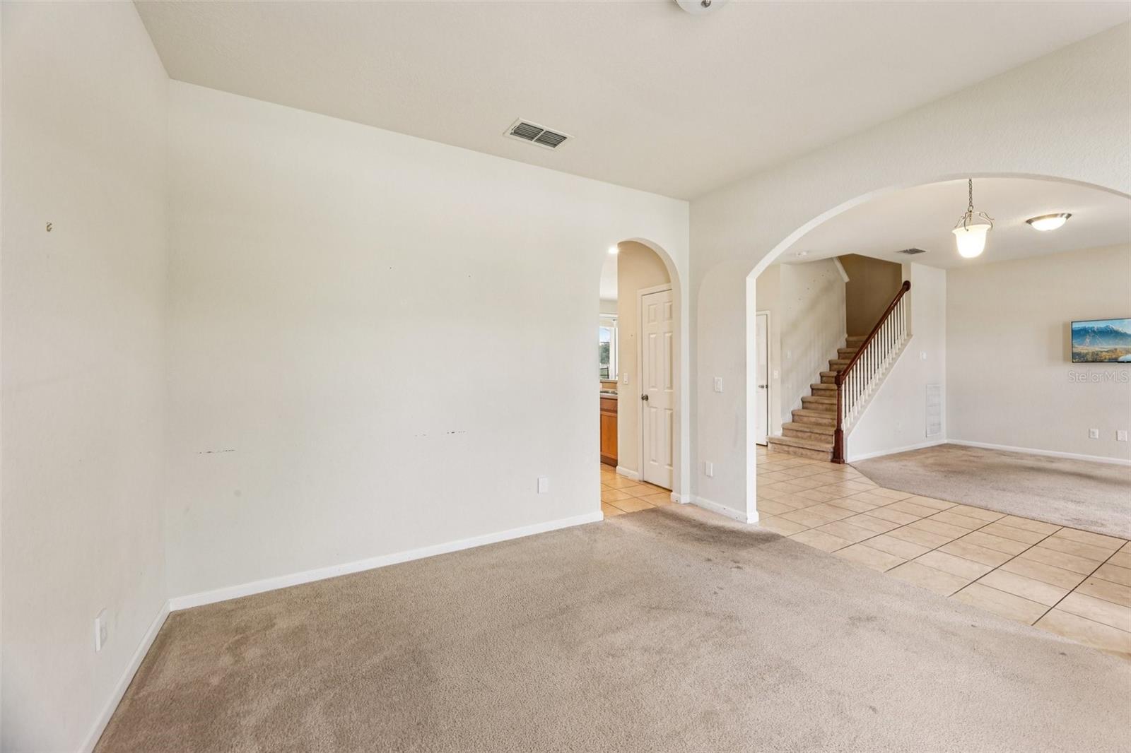 Image 9 of 39 For 4959 Pall Mall Street E