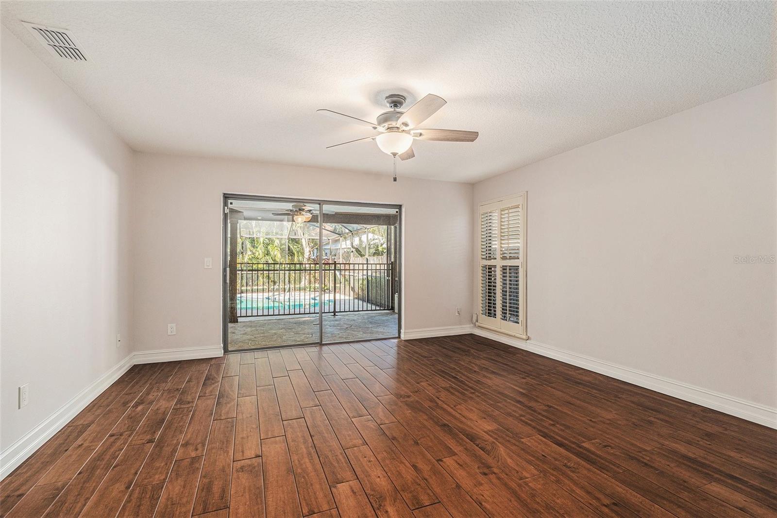 Image 17 of 30 For 505 Cullen Court