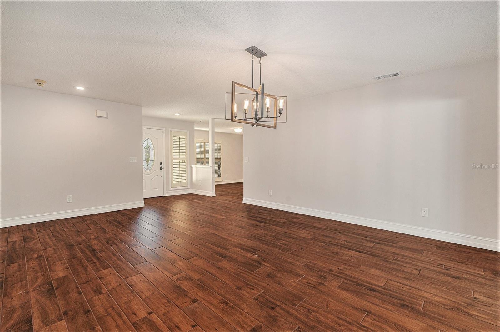 Image 9 of 30 For 505 Cullen Court