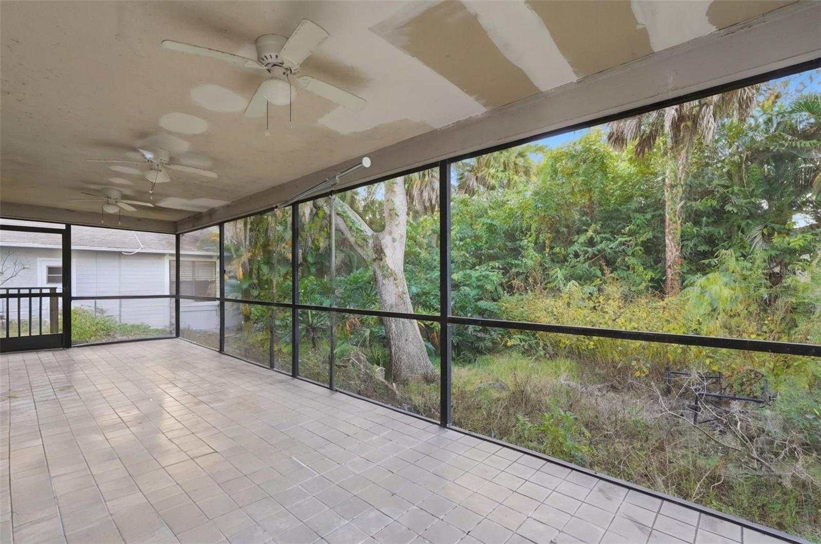 Image 15 of 46 For 810 Hammockwood Court