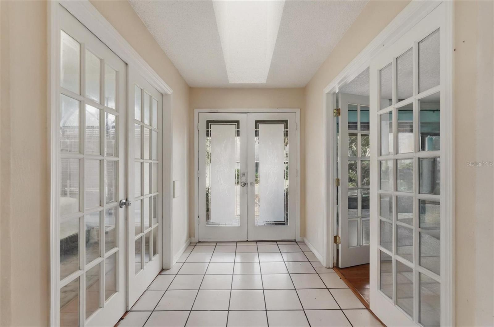 Image 2 of 46 For 810 Hammockwood Court