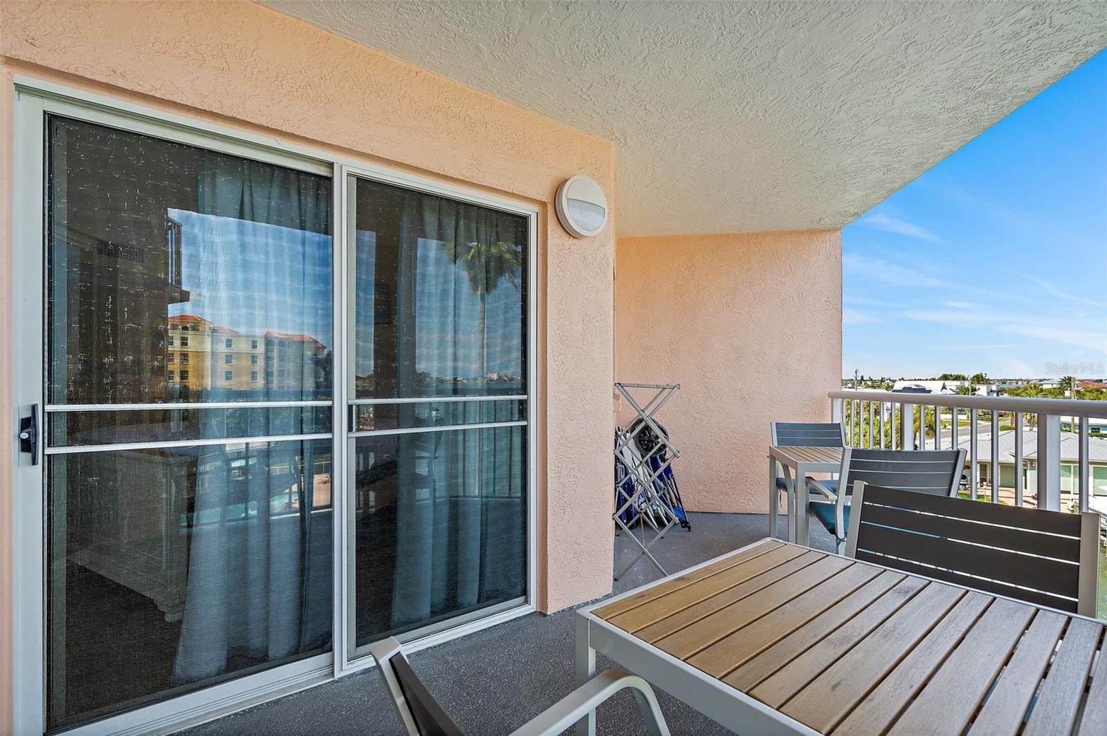 Image 15 of 75 For 5445 Gulf Boulevard 402