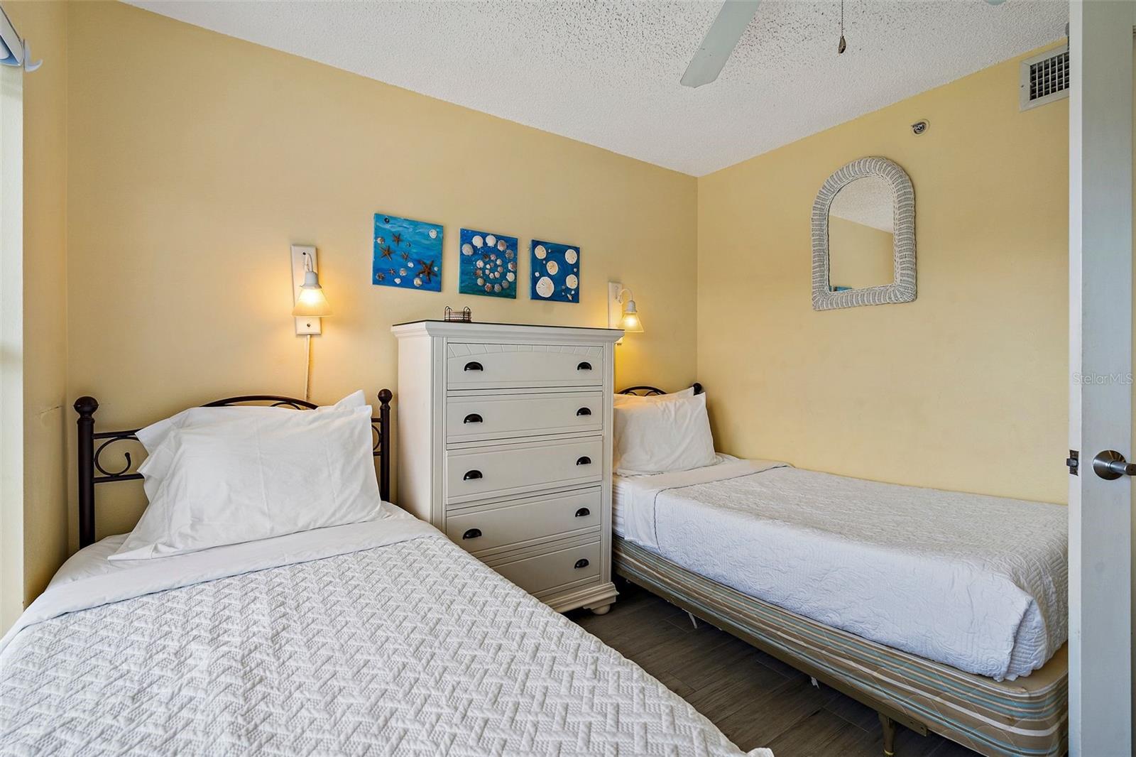 Image 21 of 75 For 5445 Gulf Boulevard 402