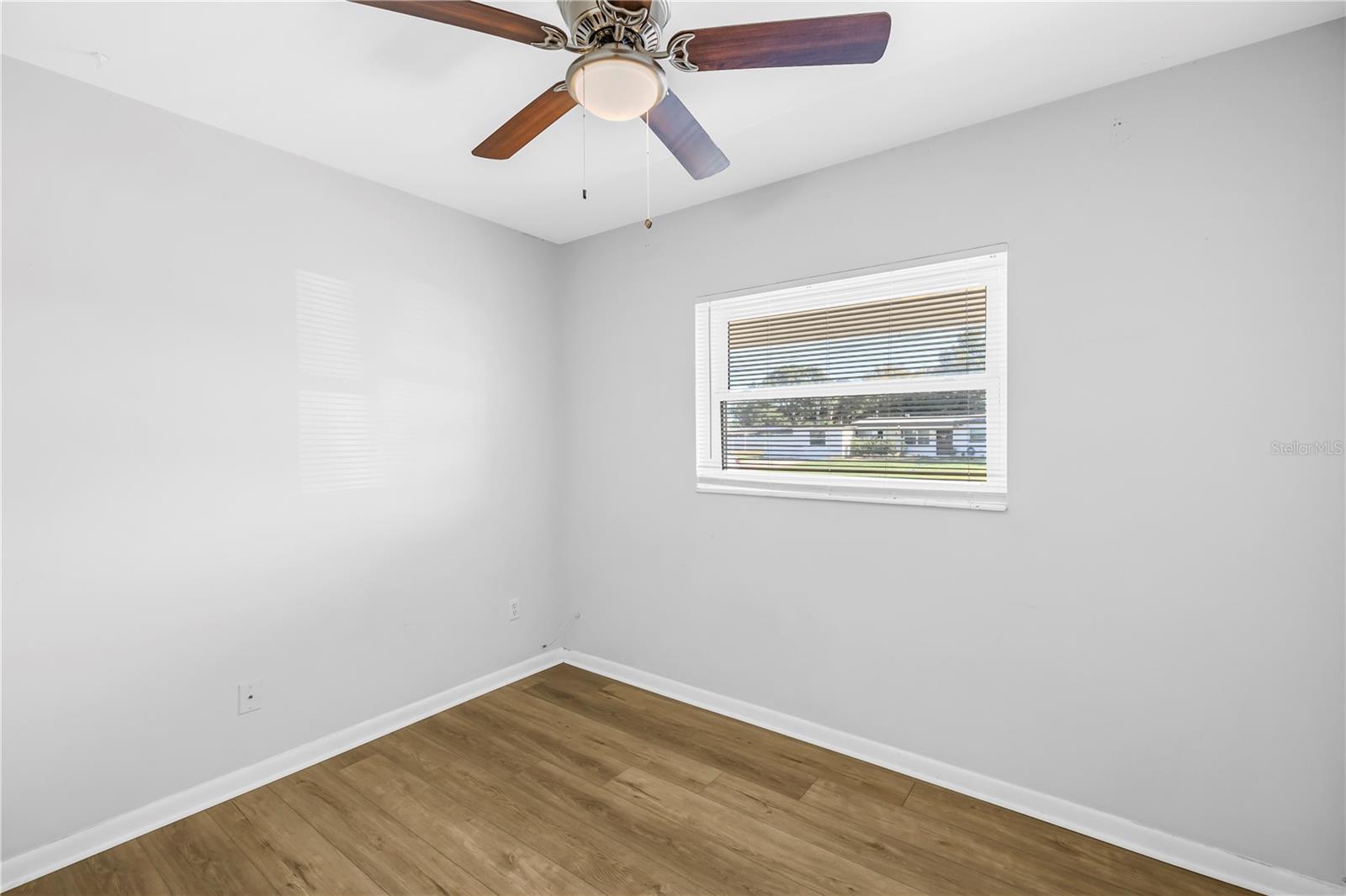 Image 17 of 39 For 6888 20th Street N