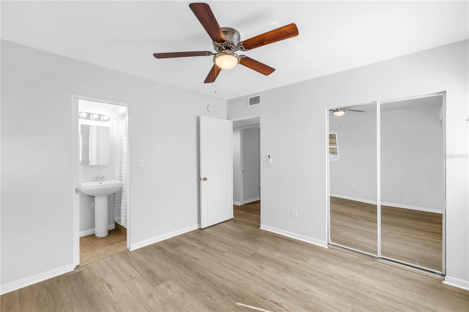 Image 24 of 39 For 6888 20th Street N