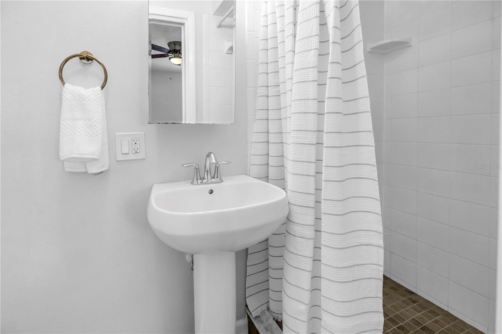 Image 26 of 39 For 6888 20th Street N