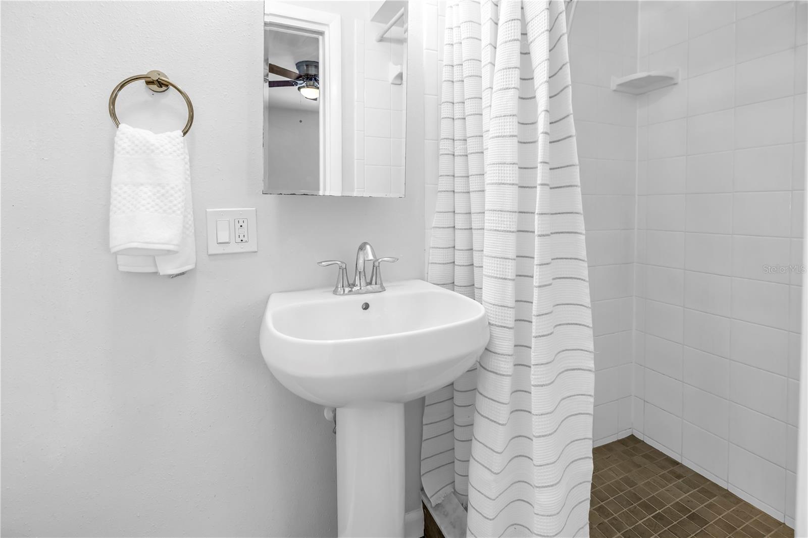 Image 27 of 39 For 6888 20th Street N