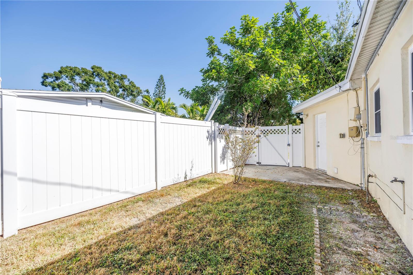 Image 34 of 39 For 6888 20th Street N