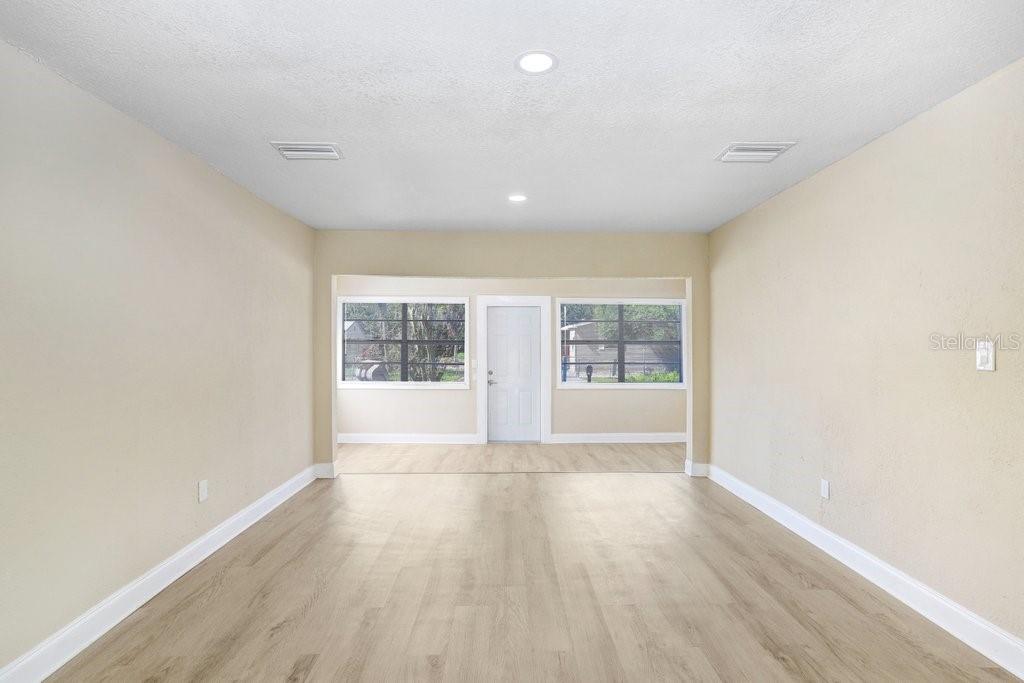 Image 20 of 21 For 10414 Richardson Street