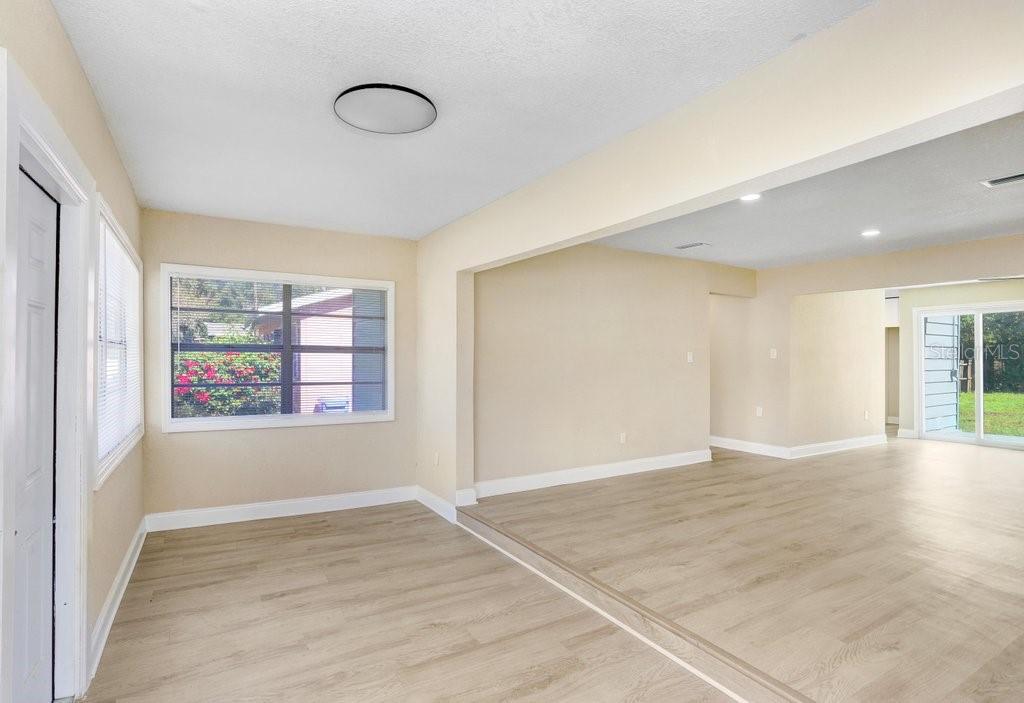 Image 4 of 21 For 10414 Richardson Street