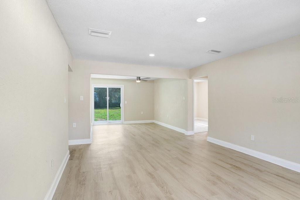 Image 7 of 21 For 10414 Richardson Street