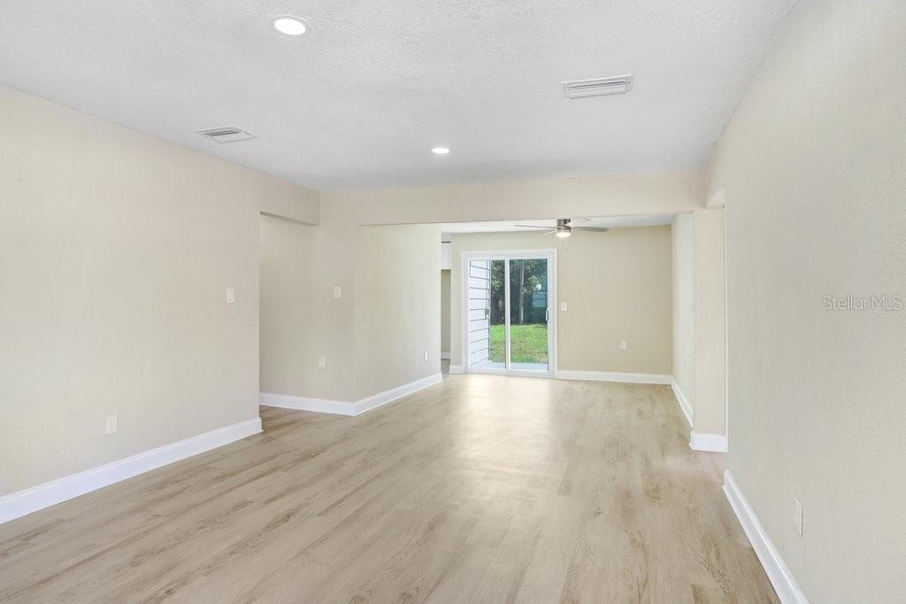 Image 8 of 21 For 10414 Richardson Street