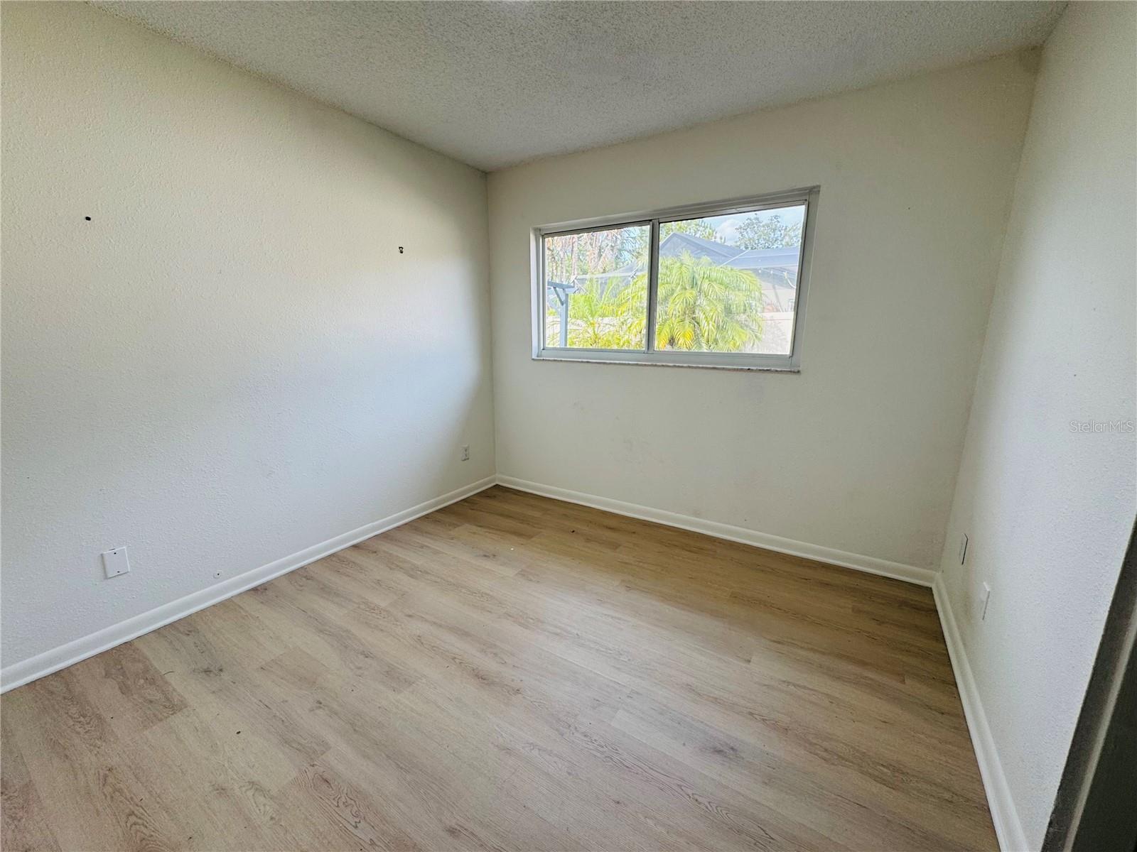 Image 6 of 10 For 1902 Briarwood Street