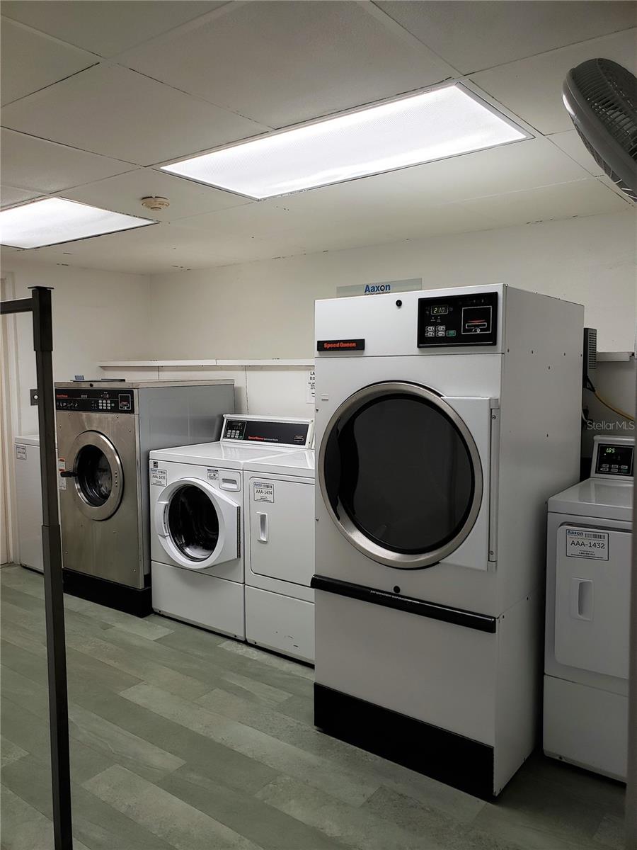 Image 18 of 22 For 3325 Bayshore Boulevard C14