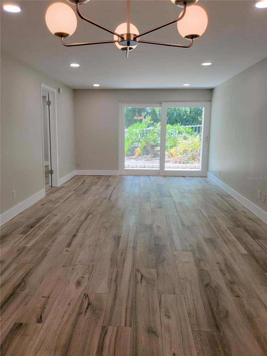 Image 6 of 22 For 3325 Bayshore Boulevard C14