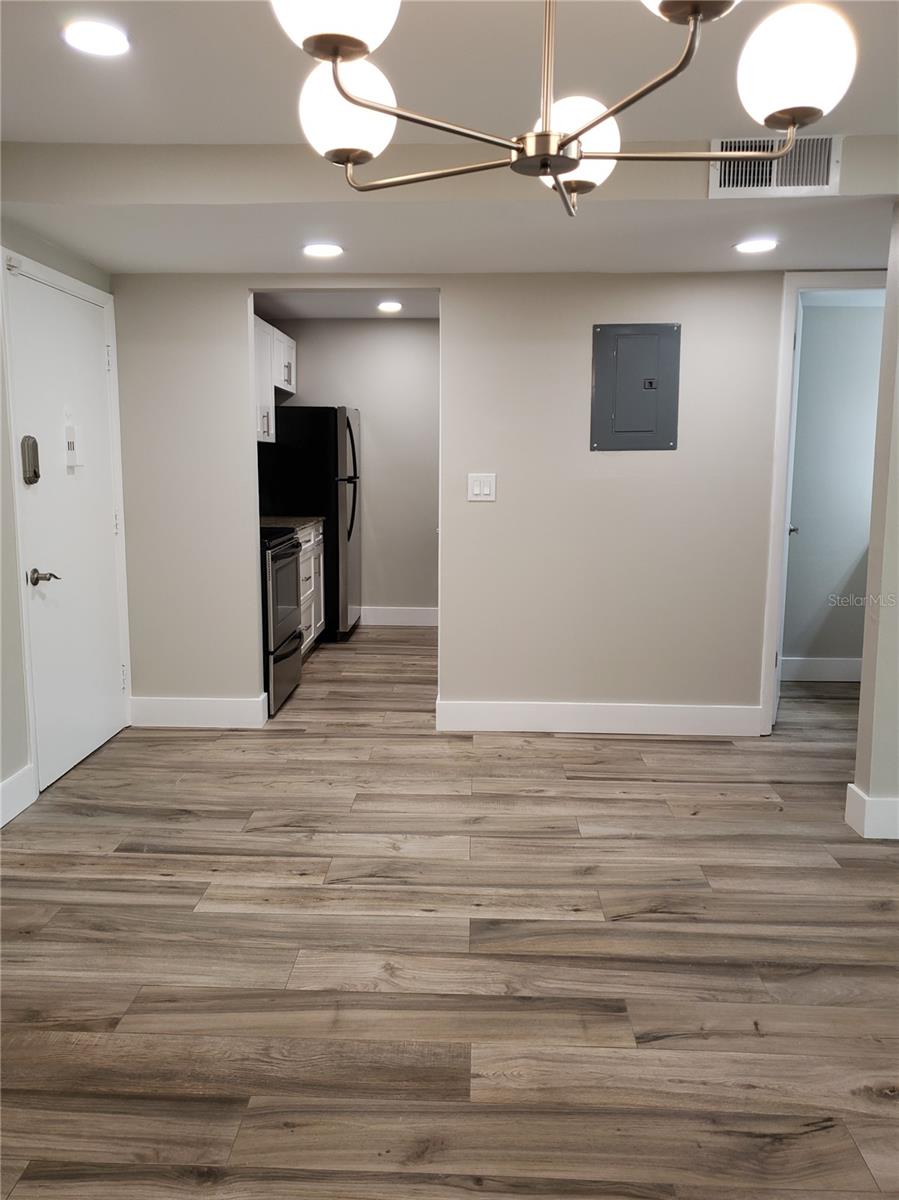 Image 8 of 22 For 3325 Bayshore Boulevard C14