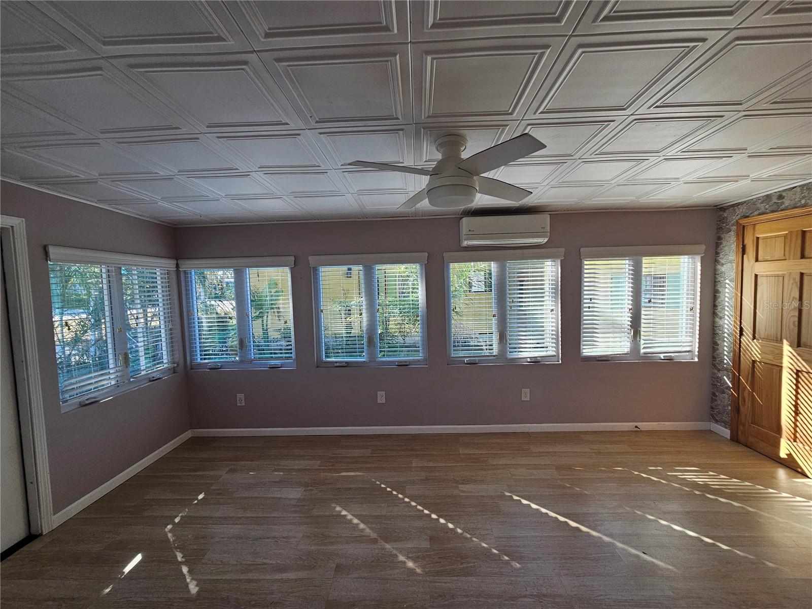 Image 10 of 27 For 12053 Fairway Avenue