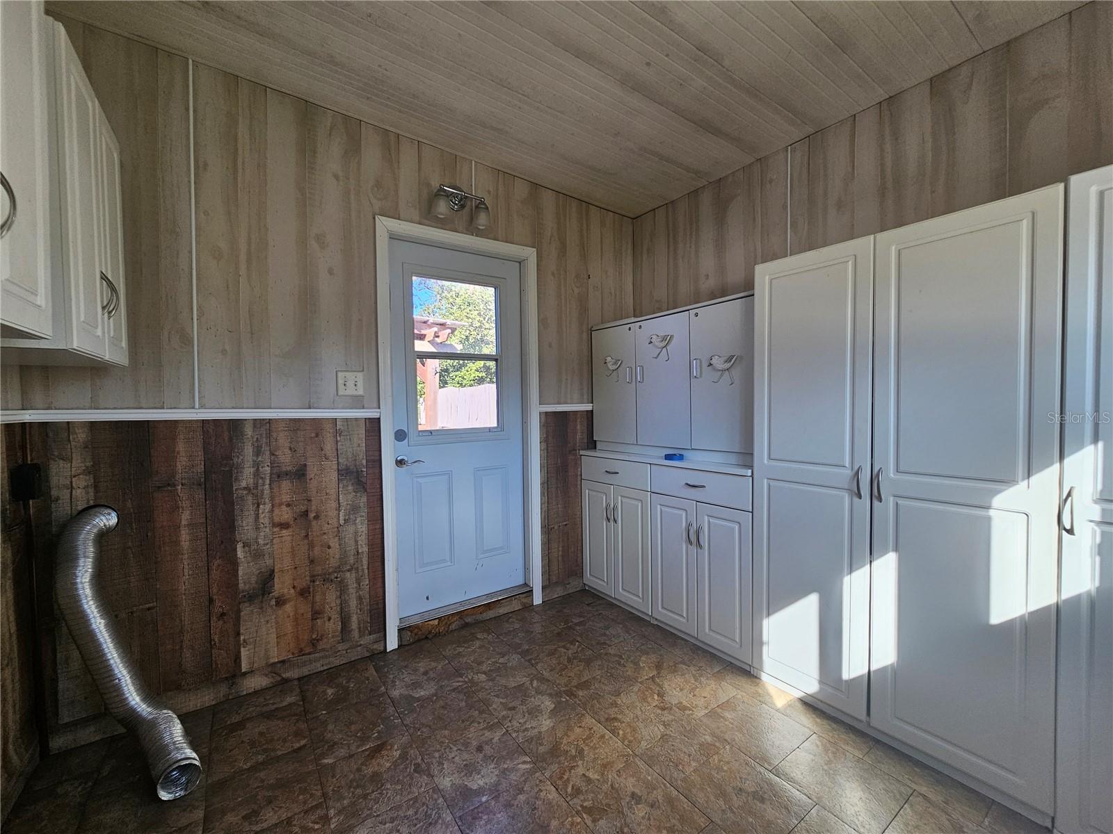 Image 14 of 27 For 12053 Fairway Avenue