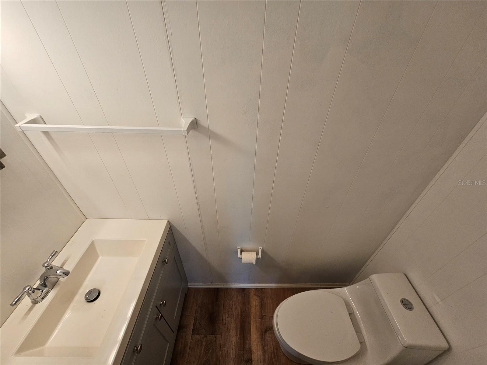 Image 19 of 27 For 12053 Fairway Avenue