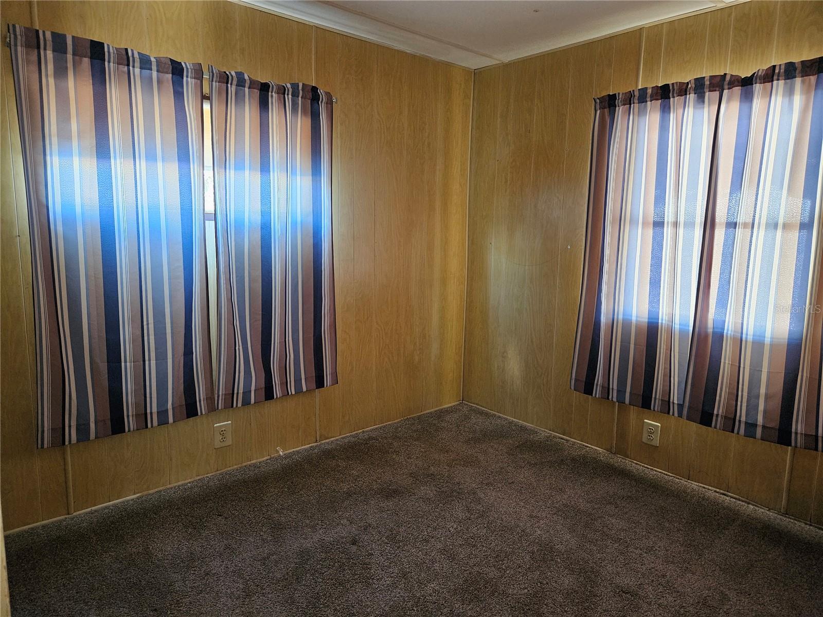 Image 21 of 27 For 12053 Fairway Avenue