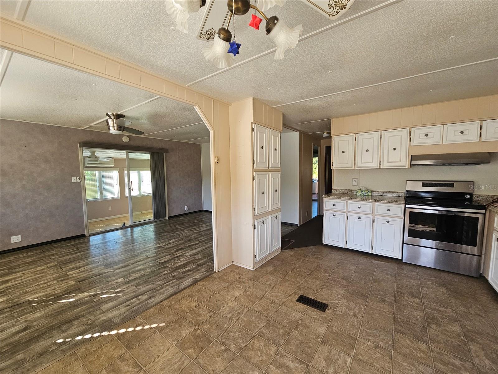 Image 6 of 27 For 12053 Fairway Avenue