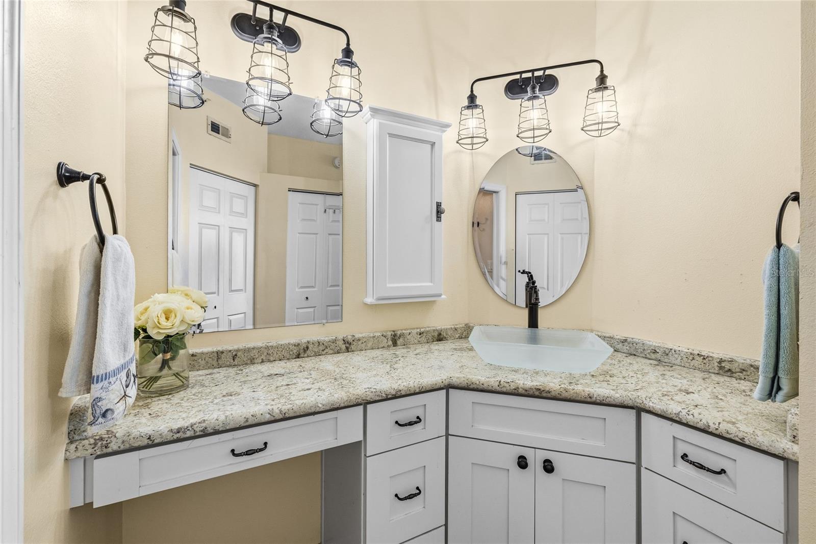 Image 25 of 76 For 8000 Sailboat Key Boulevard S 304