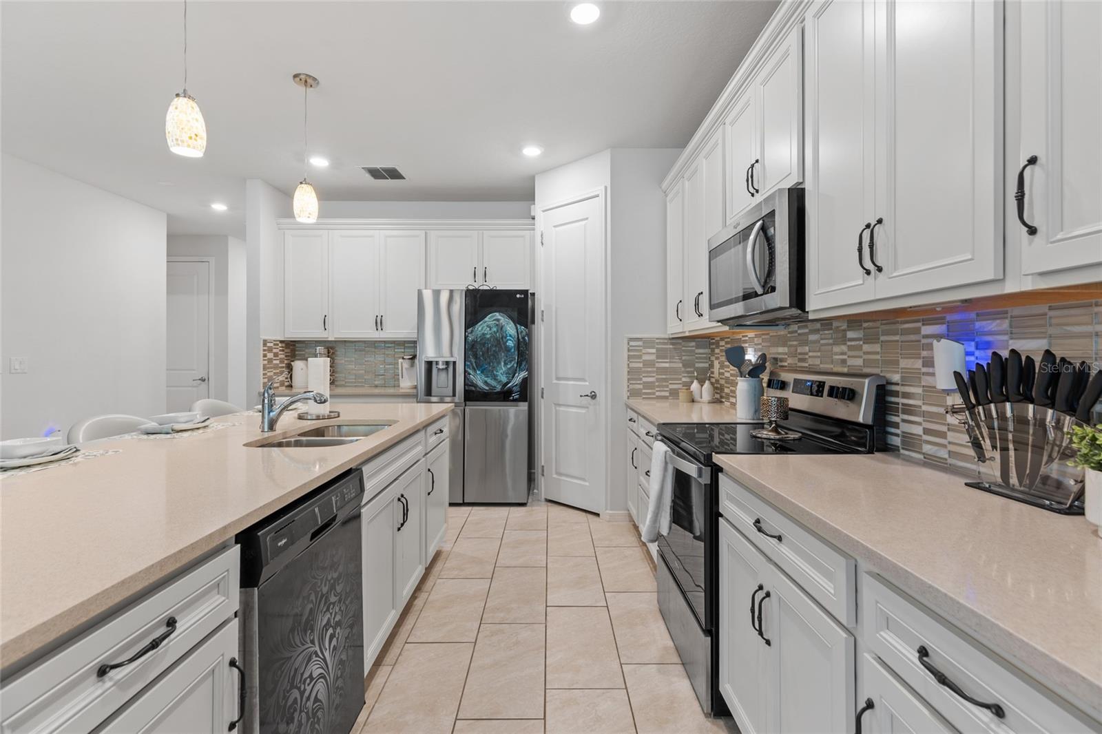 Listing photo id 14 for 6248 Bradford Woods Dr