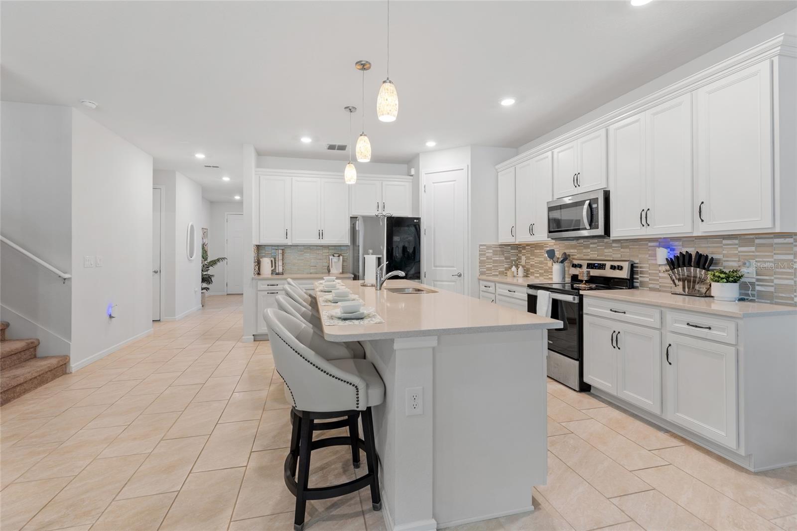 Listing photo id 15 for 6248 Bradford Woods Dr