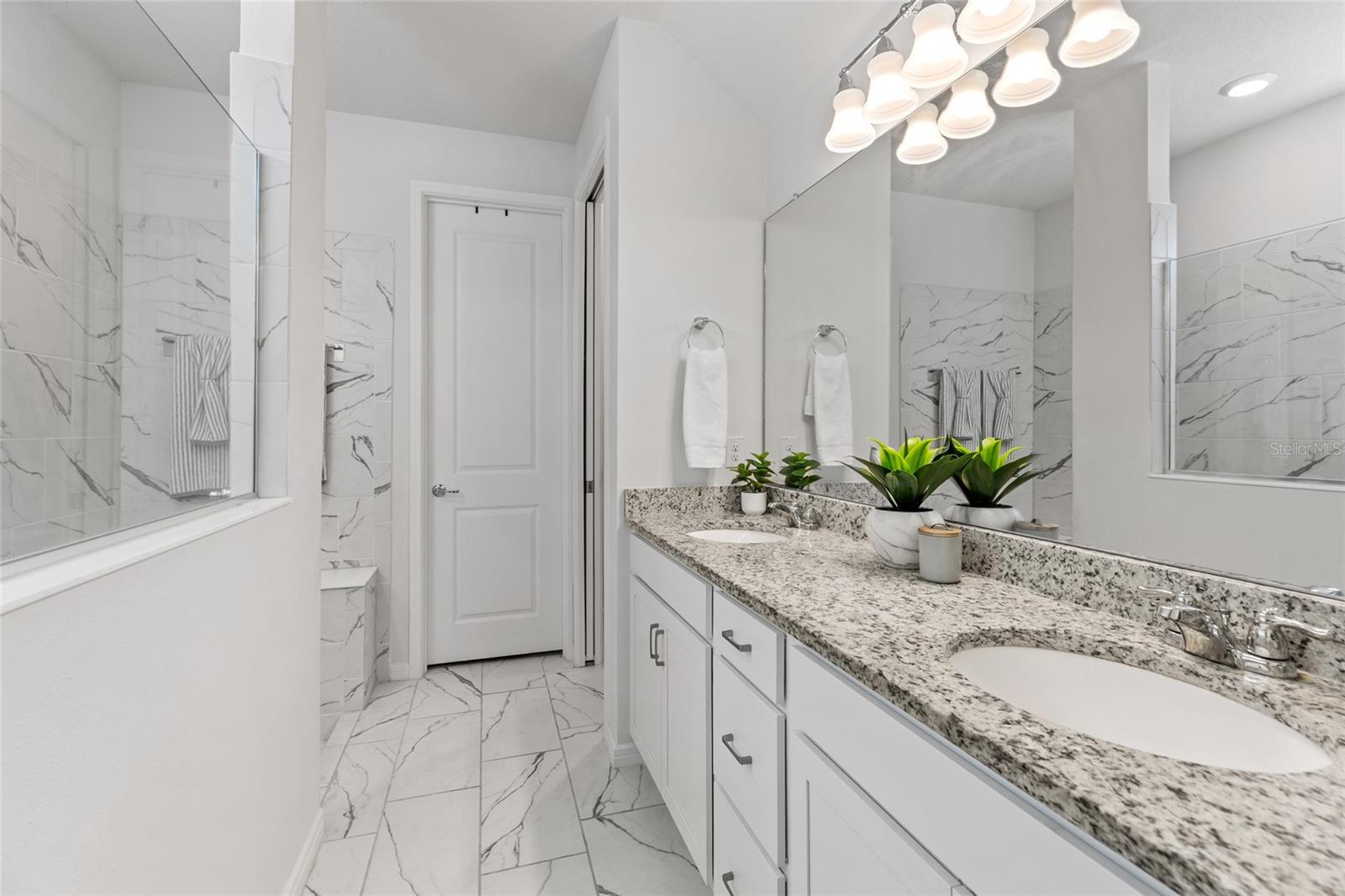 Listing photo id 28 for 6248 Bradford Woods Dr