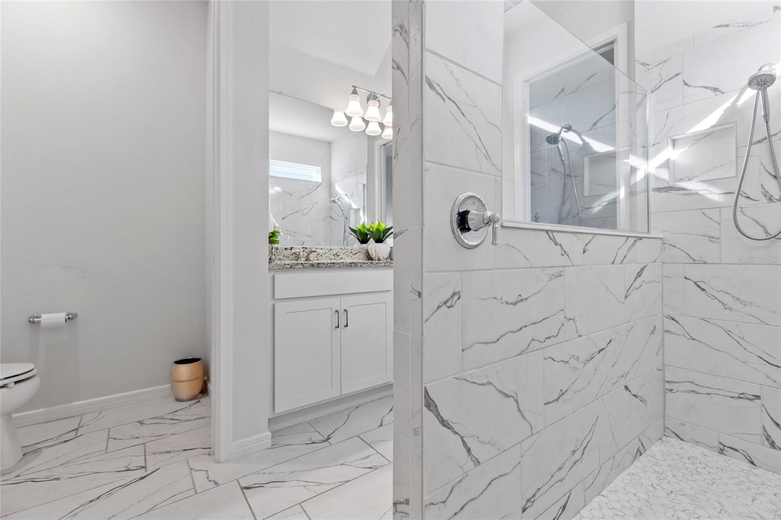 Listing photo id 31 for 6248 Bradford Woods Dr