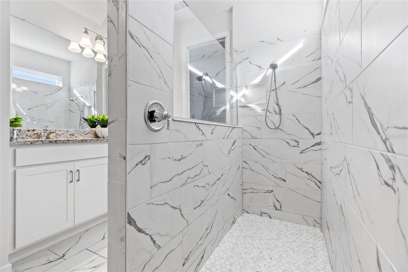 Listing photo id 32 for 6248 Bradford Woods Dr