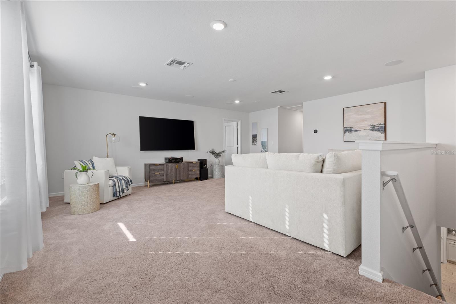 Listing photo id 34 for 6248 Bradford Woods Dr