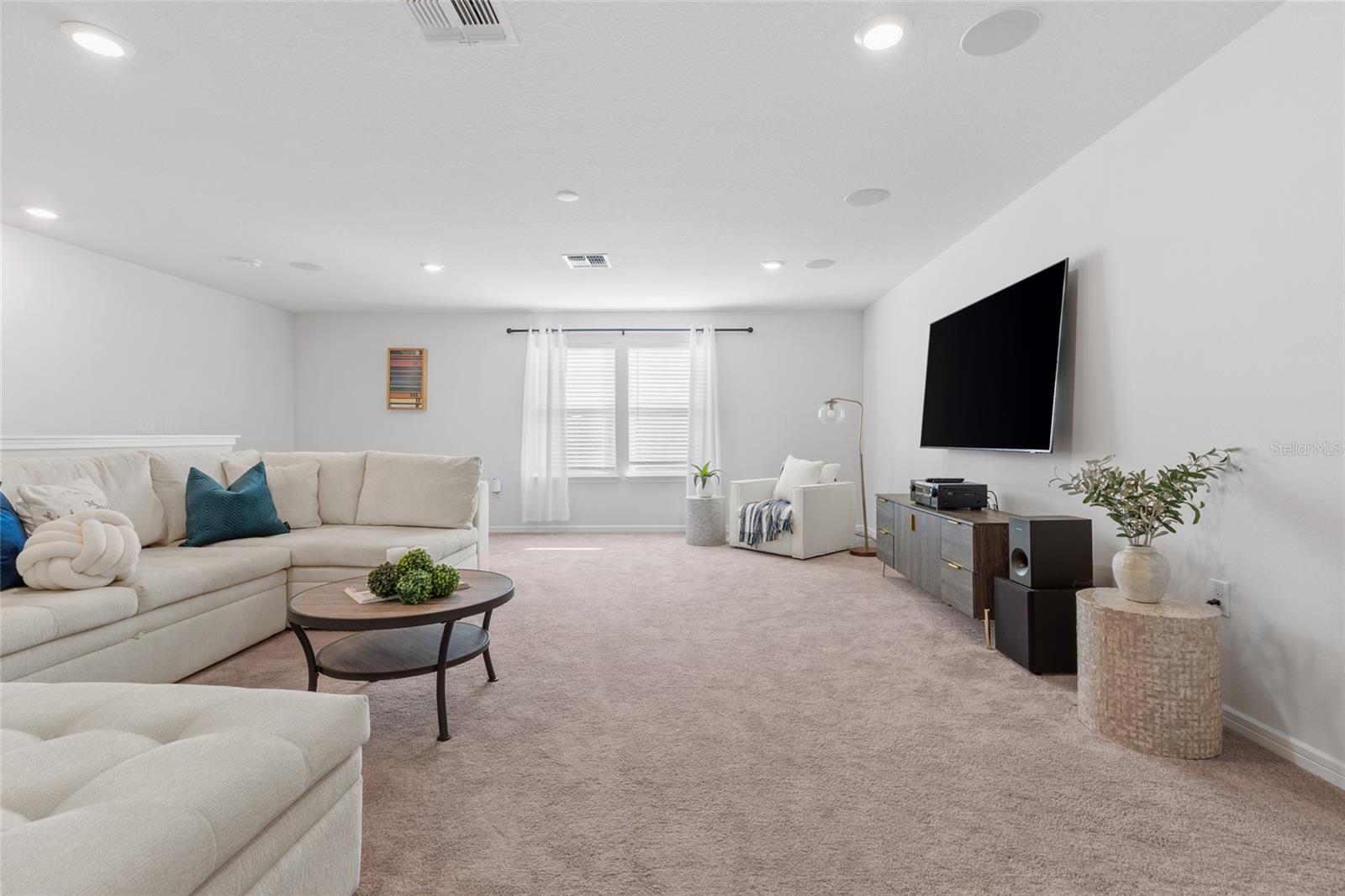 Listing photo id 36 for 6248 Bradford Woods Dr