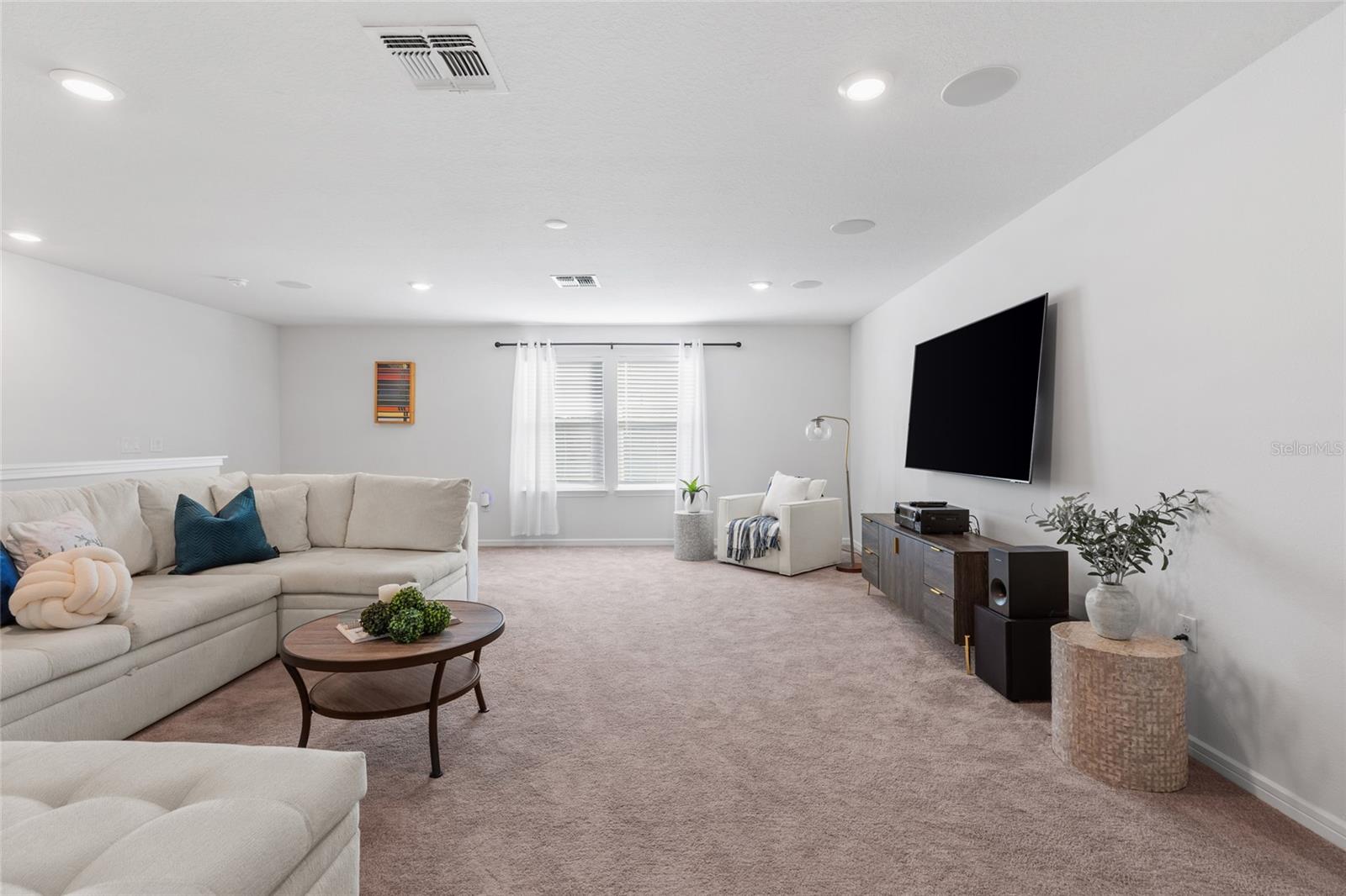 Listing photo id 38 for 6248 Bradford Woods Dr