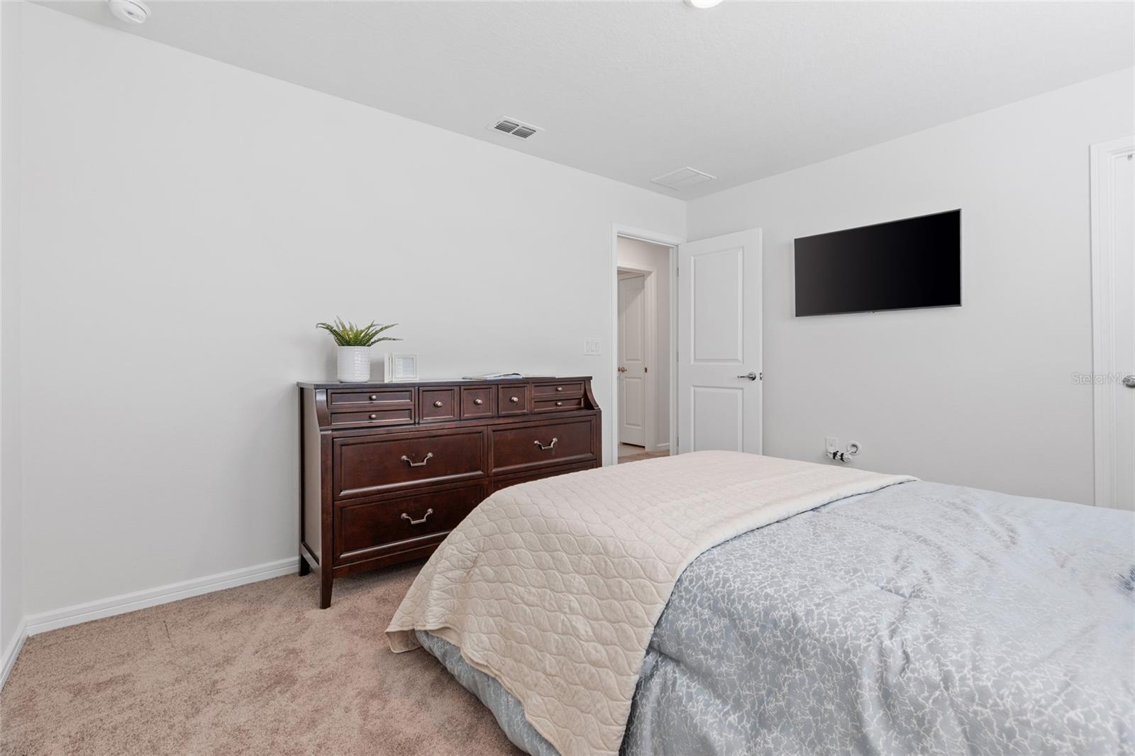 Listing photo id 44 for 6248 Bradford Woods Dr