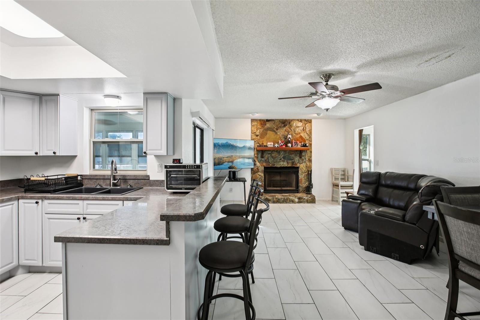 Image 13 of 34 For 2083 Arbuckle Road