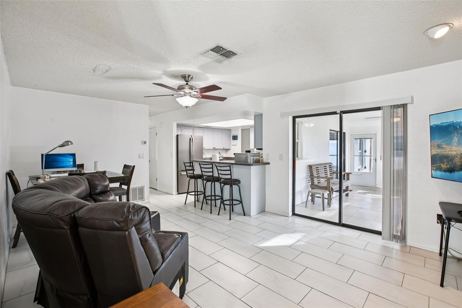 Image 18 of 34 For 2083 Arbuckle Road