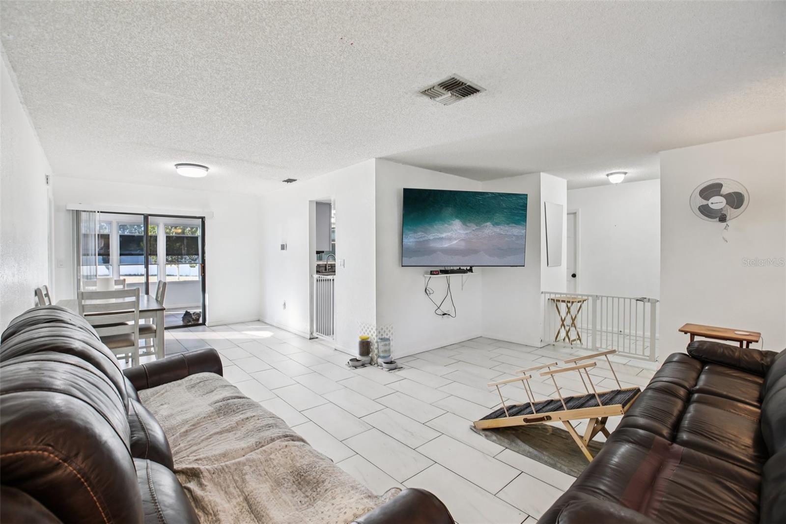 Image 2 of 34 For 2083 Arbuckle Road