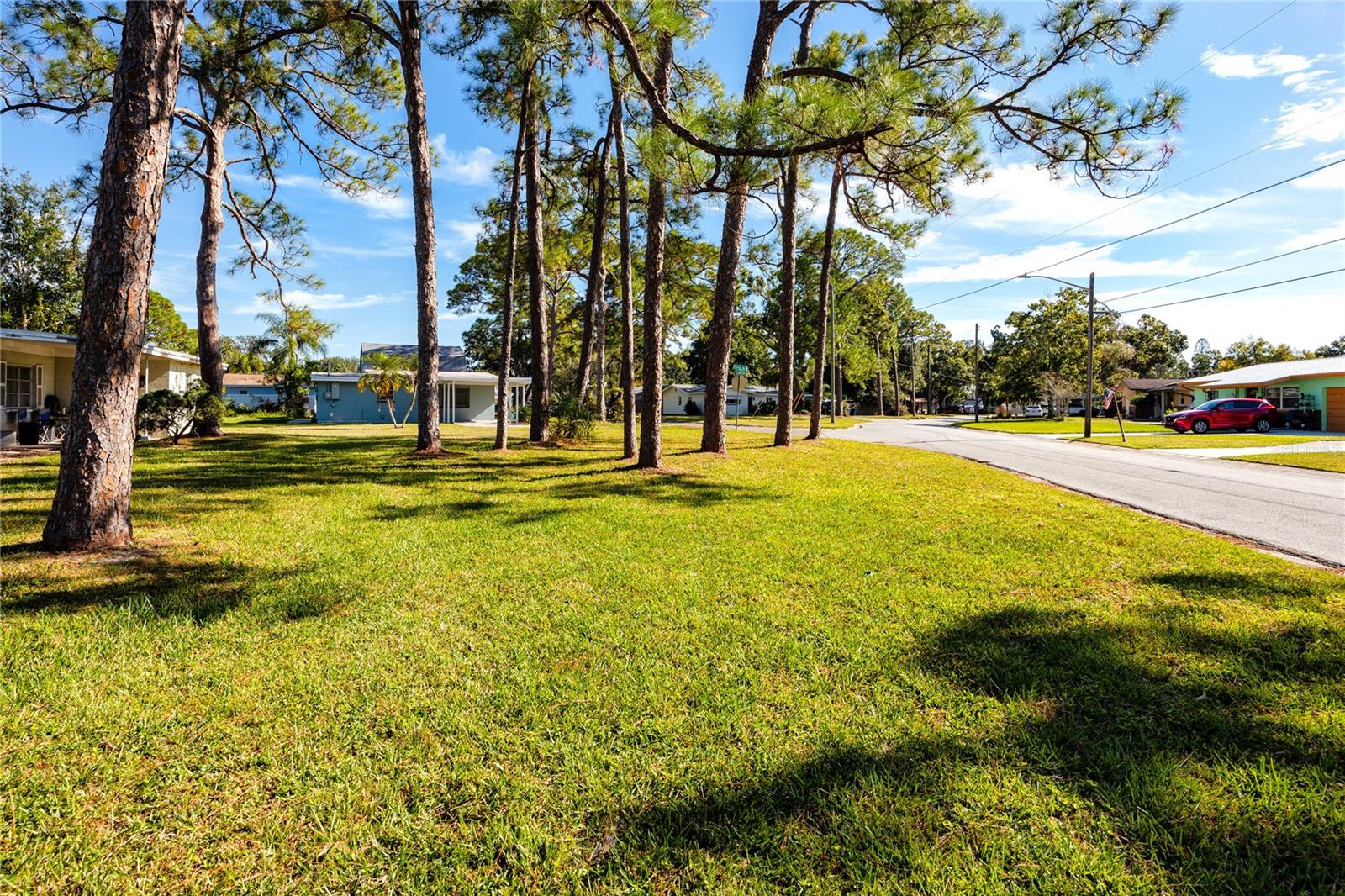 Listing photo id 34 for 647 Garland Street N