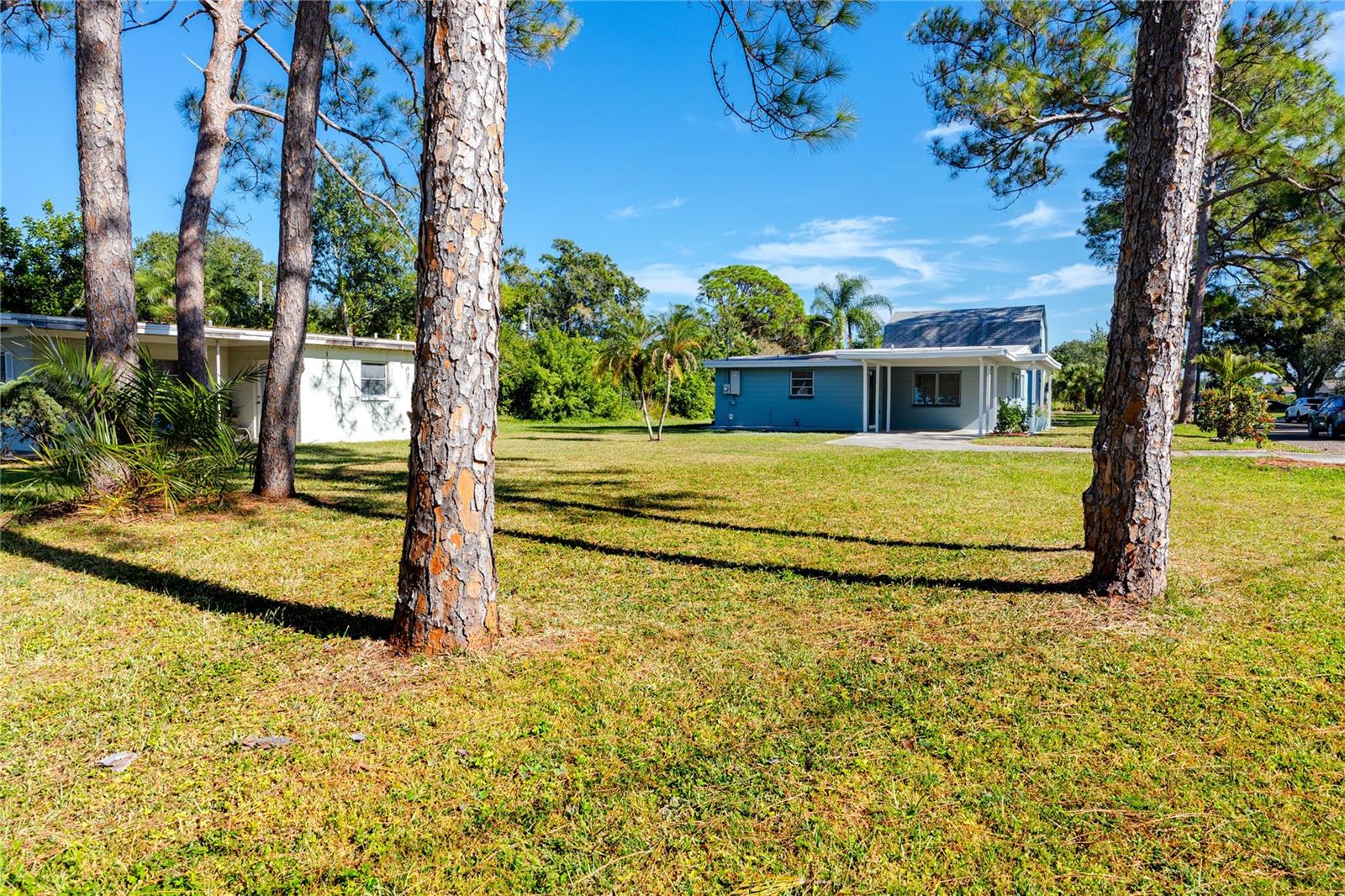 Listing photo id 35 for 647 Garland Street N