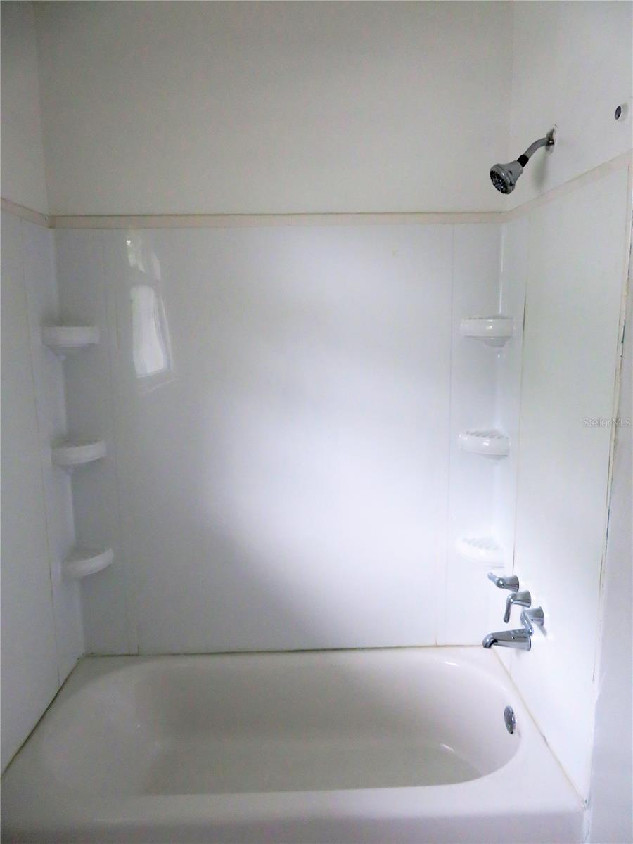 Image 13 of 19 For 607 Willow Avenue 1-2