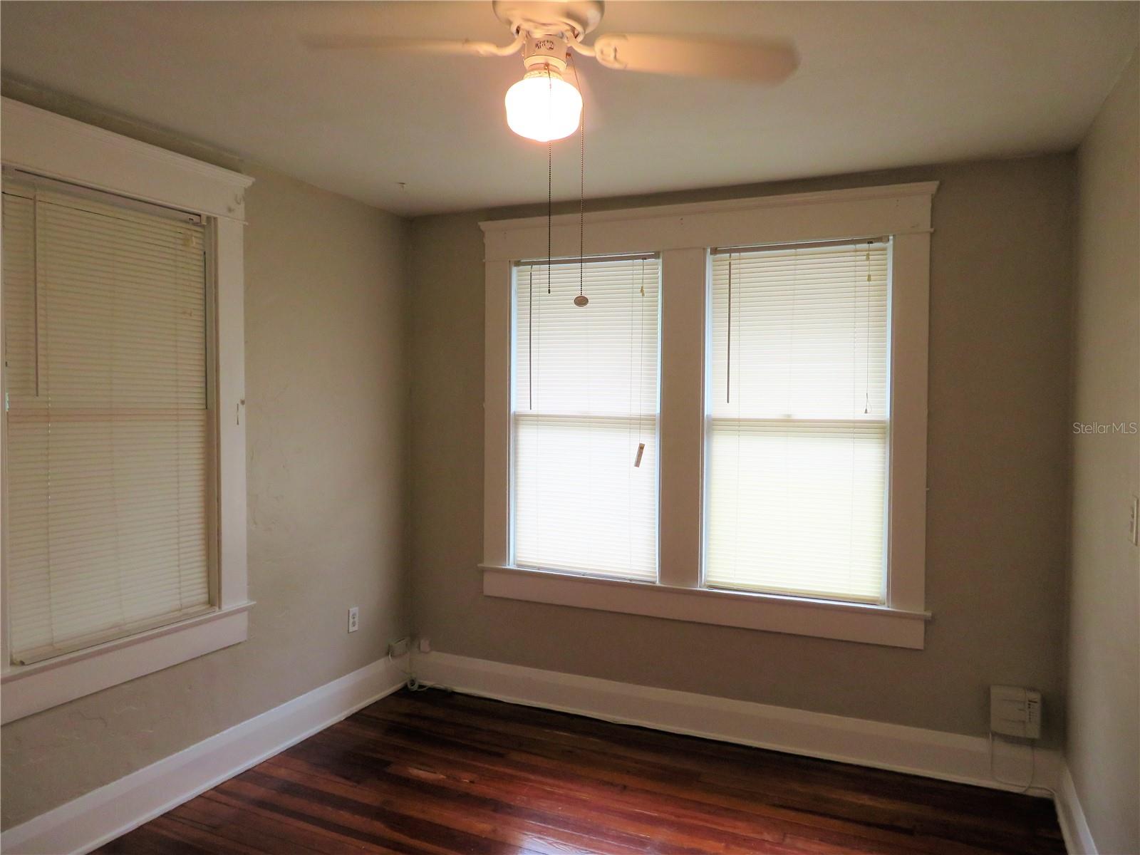 Image 15 of 19 For 607 Willow Avenue 1-2