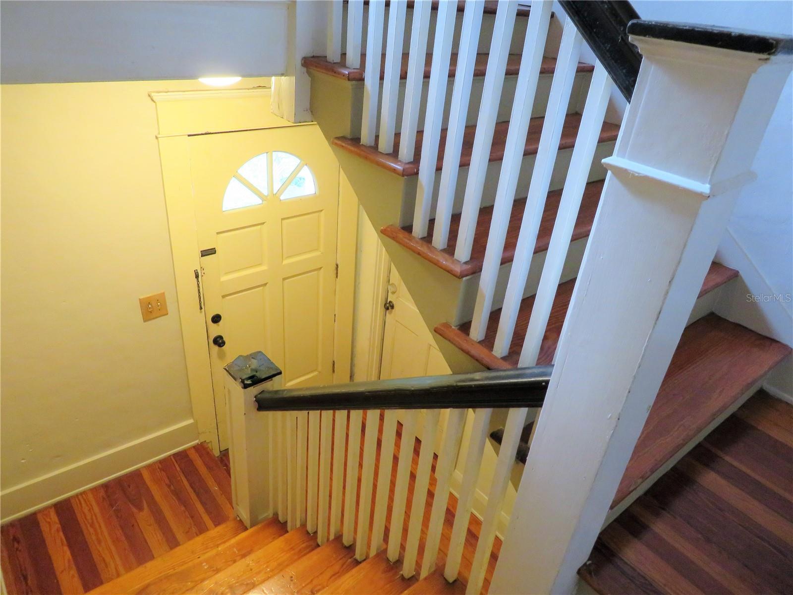 Image 2 of 19 For 607 Willow Avenue 1-2