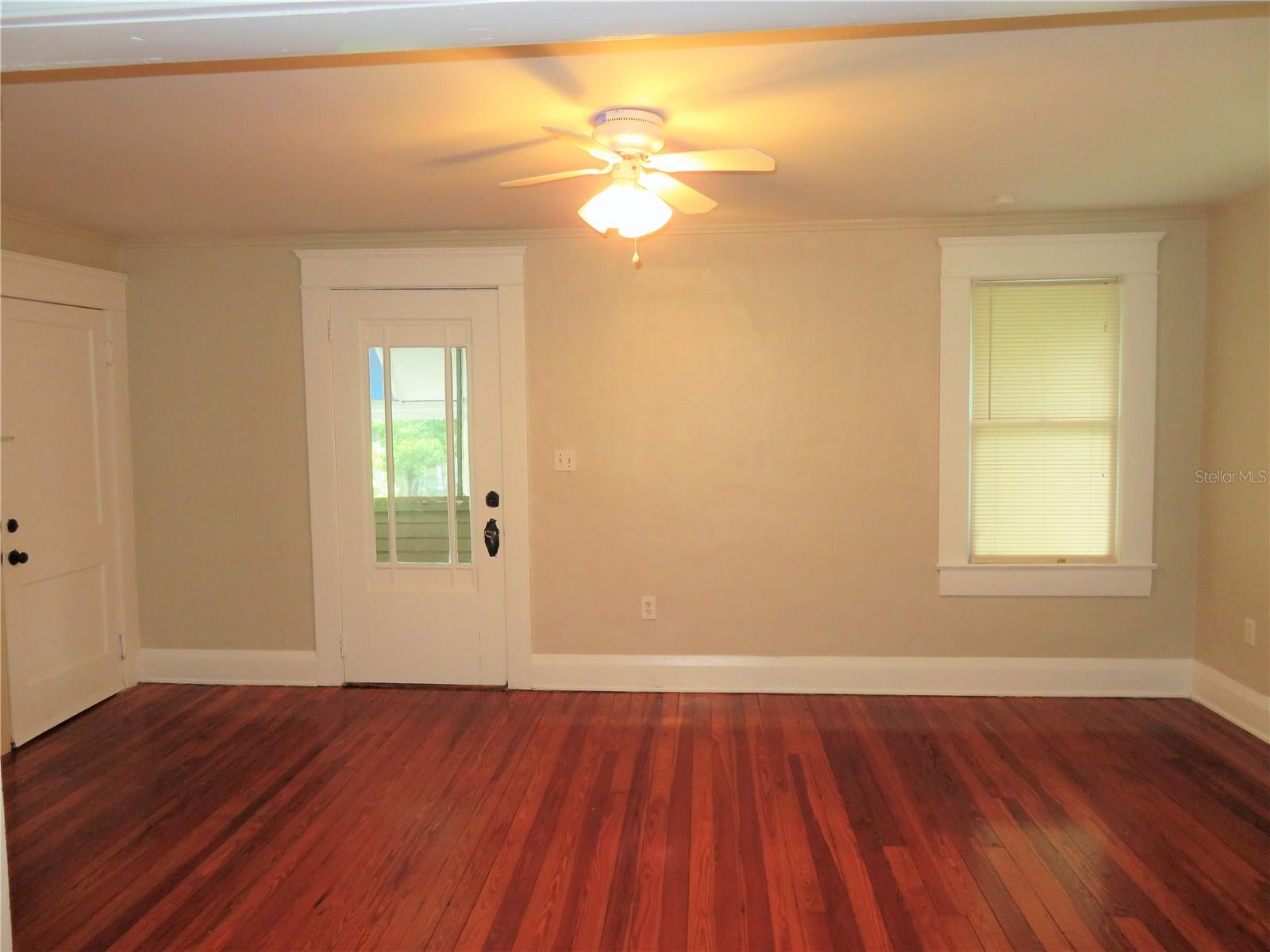 Image 4 of 19 For 607 Willow Avenue 1-2