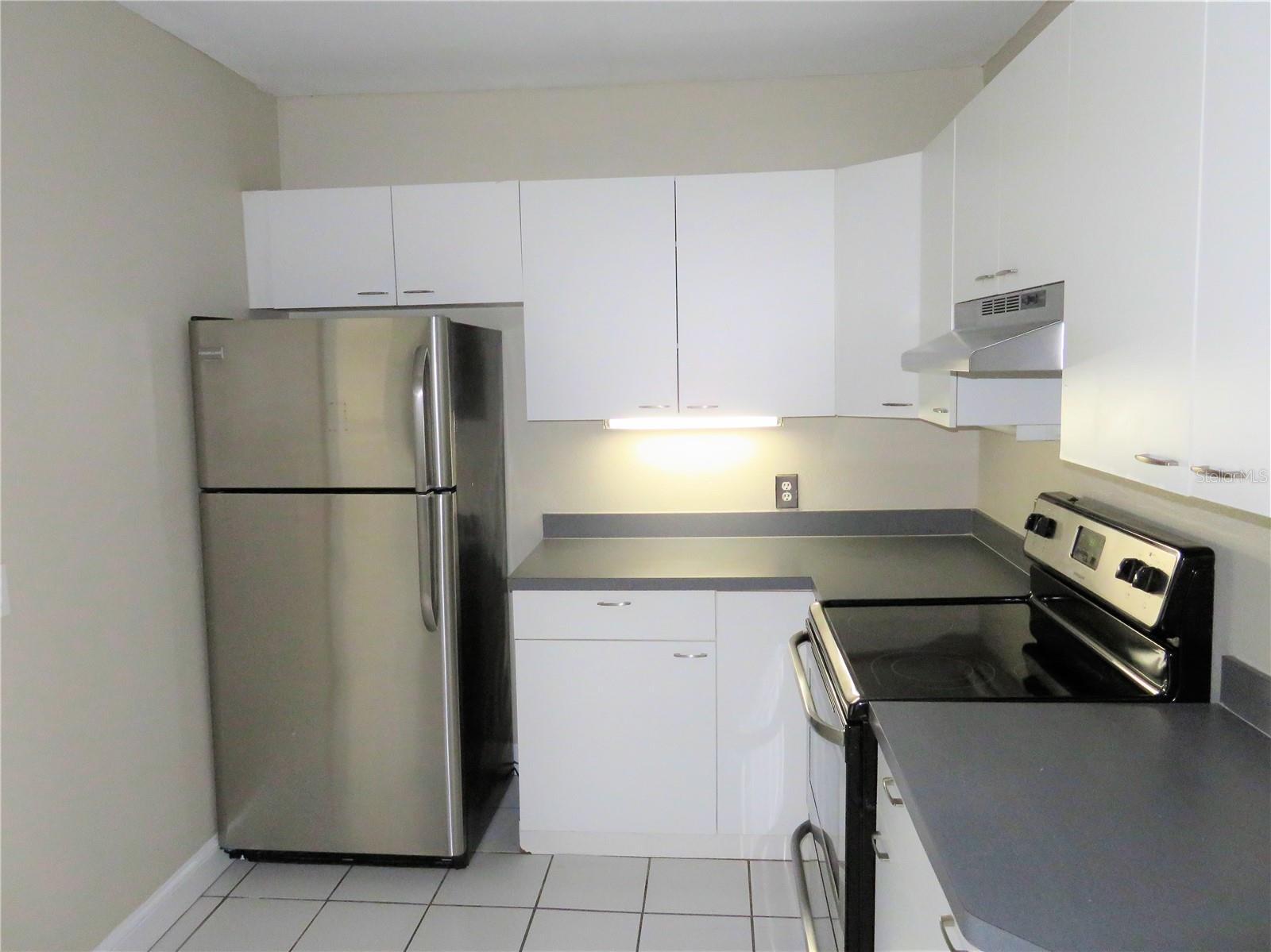 Image 7 of 19 For 607 Willow Avenue 1-2