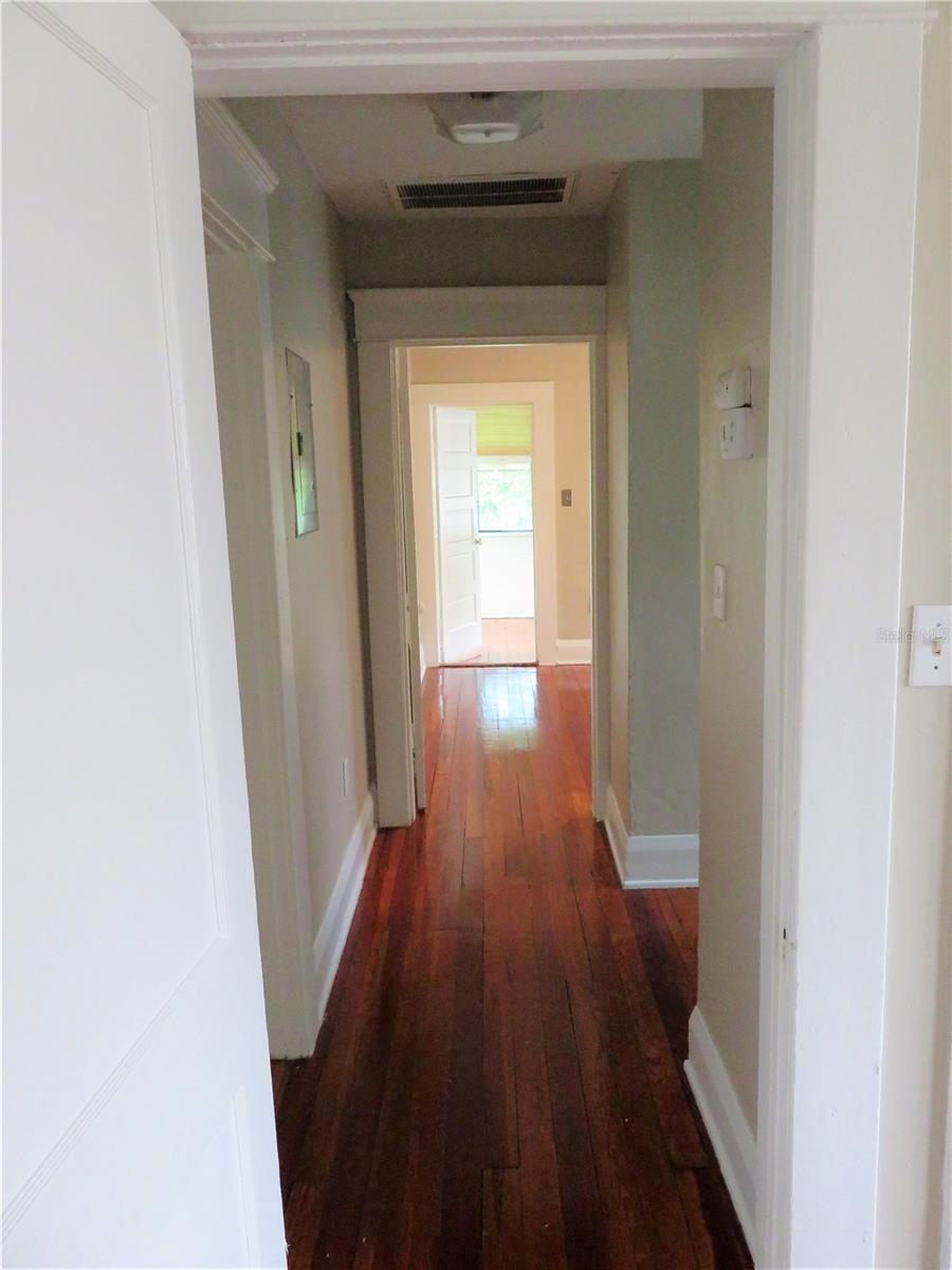 Image 9 of 19 For 607 Willow Avenue 1-2