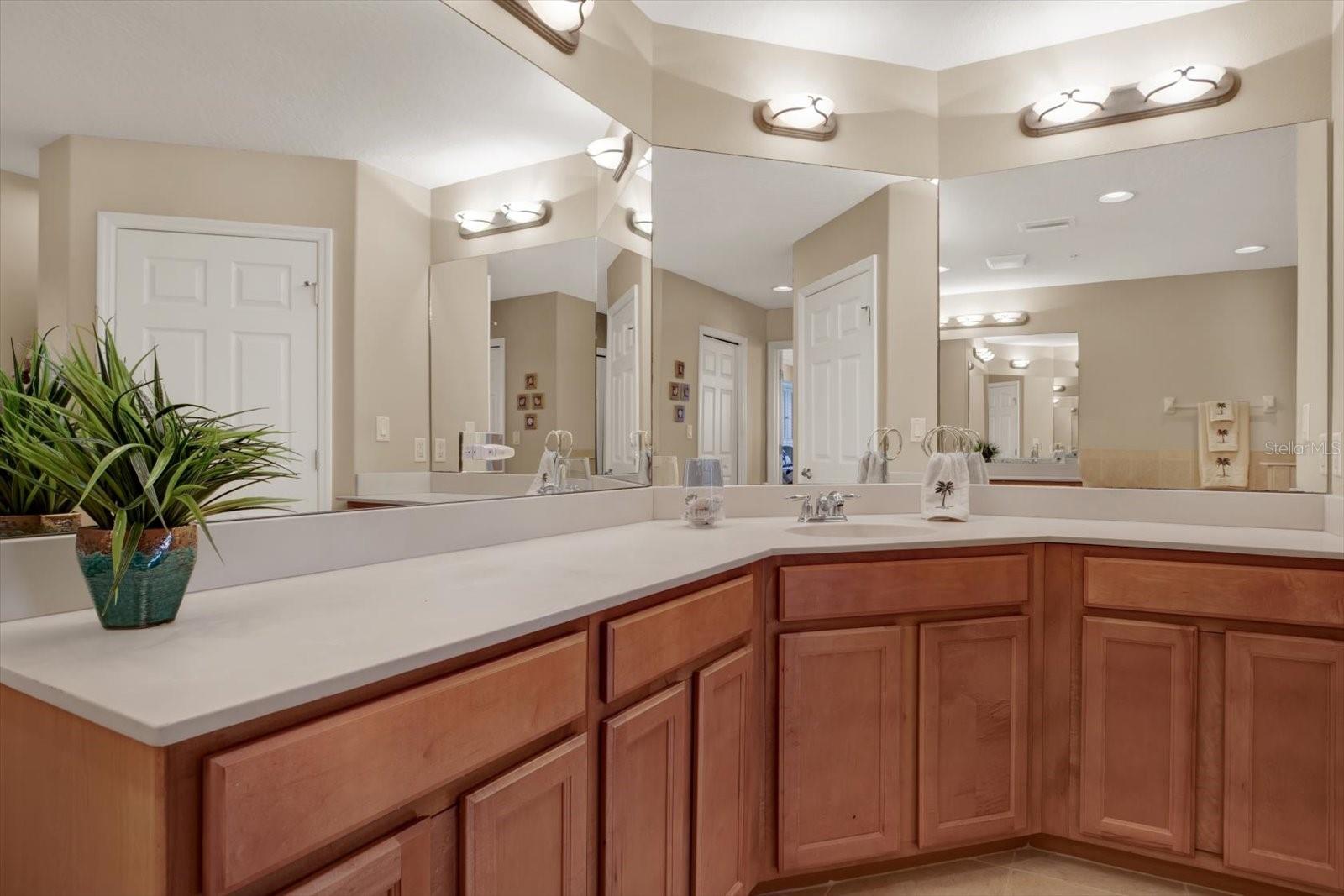 Image 27 of 57 For 7069 Key Haven Road 602